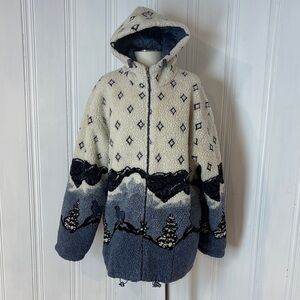 Vintage Hooded Fleece Jacket – Lined & Padded – Winter Scene with Wolves